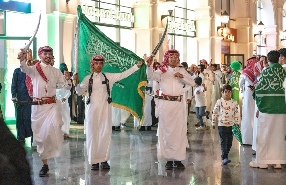 رمز الشجاعة والفرح.. الفنون الشعبية حاضرة في احتفالات الباحة باليوم الوطني