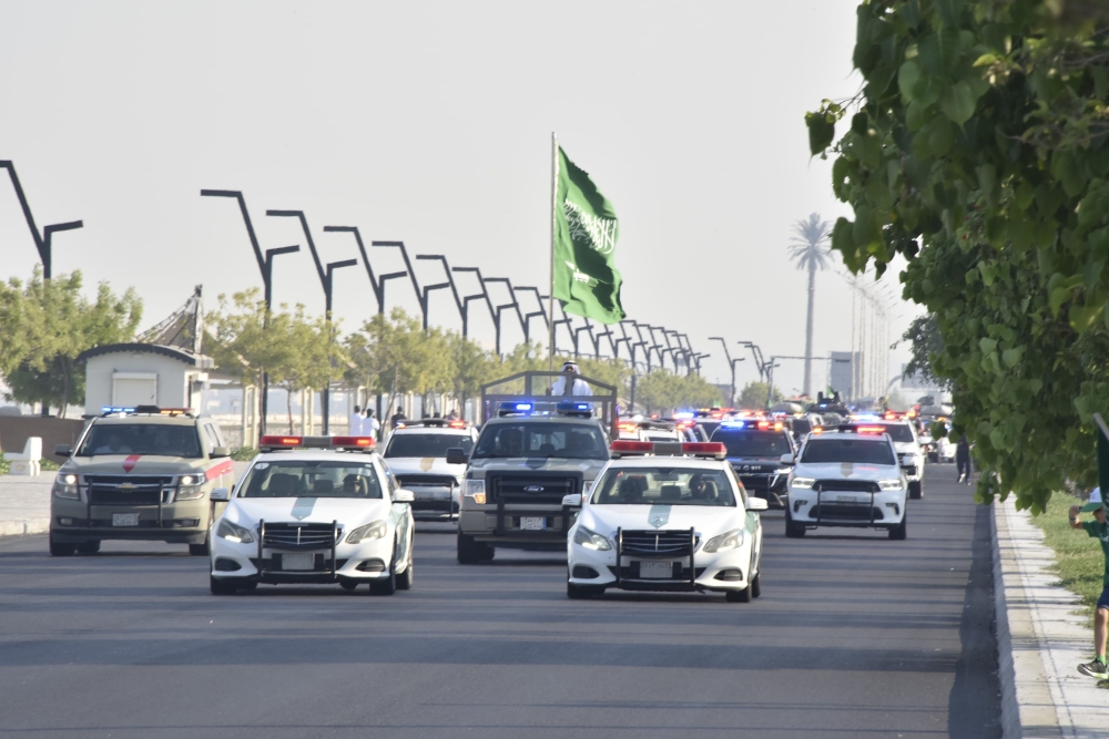 شاهد.. مسيرات عسكرية على طريق الملك عبدالله بالدمام احتفالاً باليوم الوطني