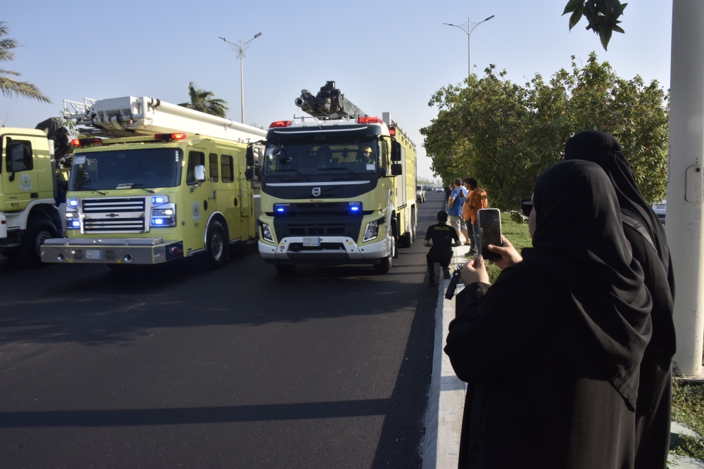 شاهد.. مسيرات عسكرية على طريق الملك عبدالله بالدمام احتفالاً باليوم الوطني