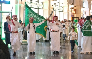 رمز الشجاعة والفرح.. الفنون الشعبية تحضر في احتفالات الباحة باليوم الوطني
