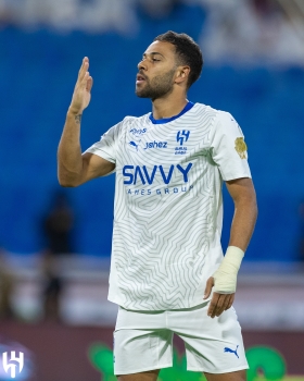 دفاع الهلال يزور شباك الخلود 3 مرات