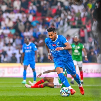 إصابة سالم الدوسري قبل مباراة الهلال والأهلي في روشن ـ عاجل