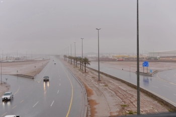 أمطار رعدية غزيرة ورياح نشطة.. تفاصيل حالة الطقس اليوم