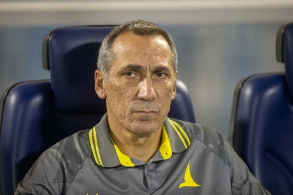 دونيس: الهلال لديه الجودة.. وسنتأثر بغياب ديميتريس