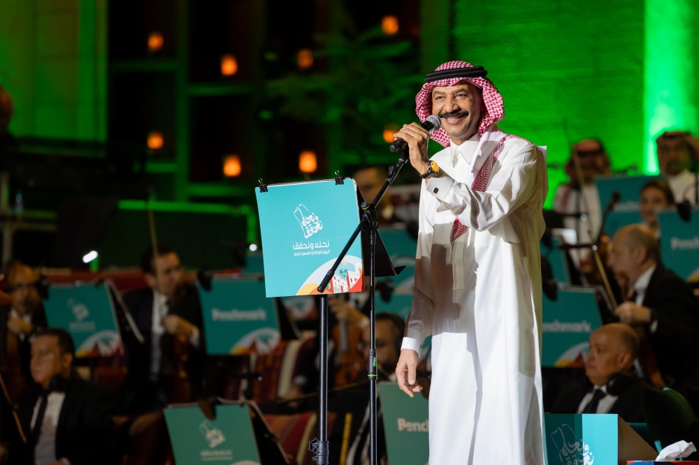 عبادي الجوهر يطرب الحضور احتفالا باليوم الوطني