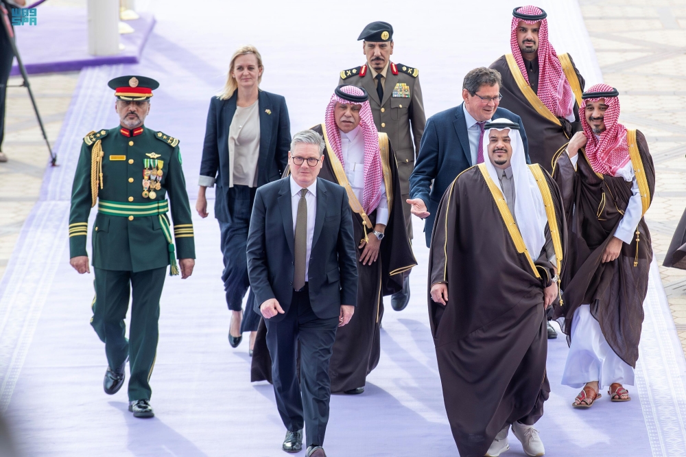 صور | رئيس الوزراء البريطاني يصل الرياض