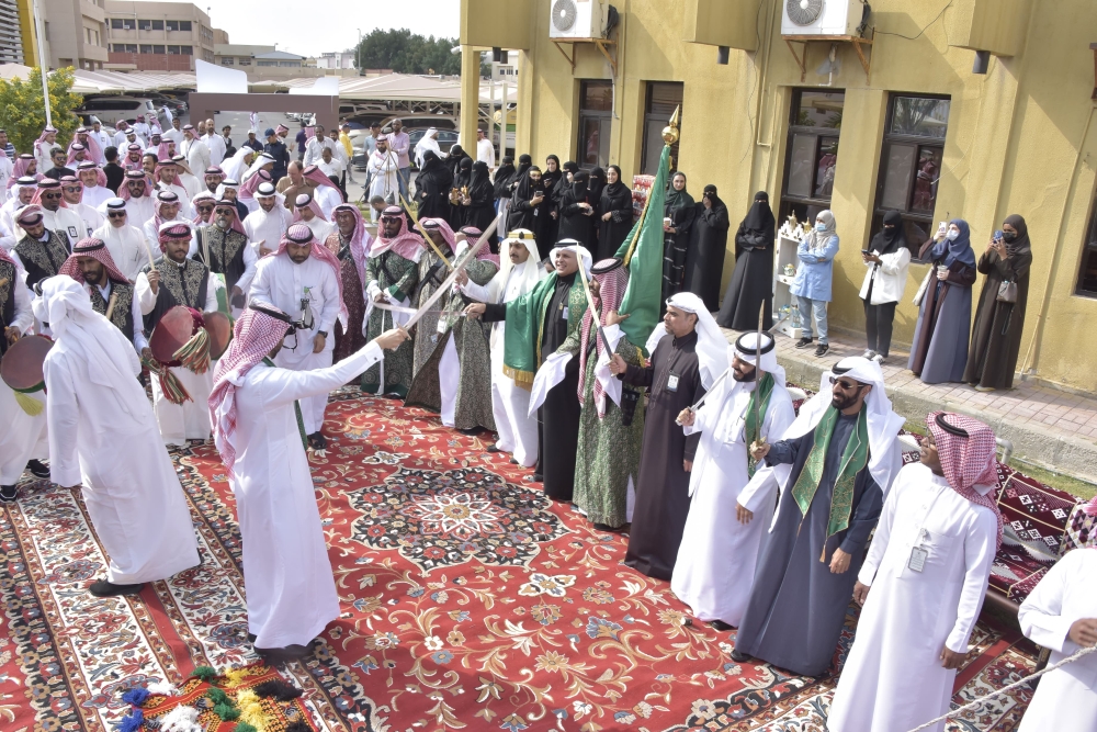 تبدأ بـ