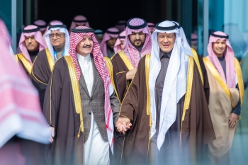 145 اتفاقية بـ 33.75 مليار ريال.. أمير الشرقية يفتتح منتدى "اكتفاء 2025"