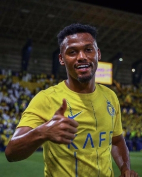 أيمن يحيى يعود للظهور مع النصر أمام الرائد