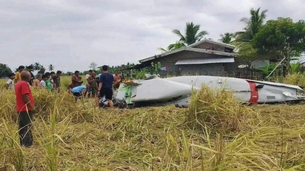 4 people were killed in a American plane south of the Philippines