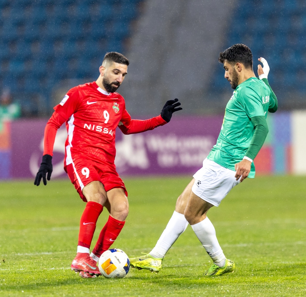 شباب الأهلي الإماراتي يضع قدما في ربع النهائي