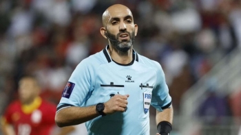 شهد على وداع الزعيم.. من هو أحمد العلي حكم مباراة الهلال والوصل؟