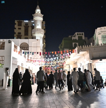 صور| الفوانيس تُزيّن ميادين وشوارع جدة بمناسبة رمضان