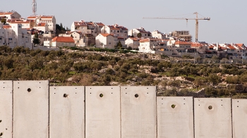 الخارجية الفلسطينية تدين مخططات الاحتلال لبناء ألف وحدة استيطانية