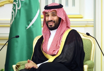 نيابة عن ولي العهد.. وزير الرياضة يحضر سباق جائزة السعودية الكبرى stc للفورمولا 1