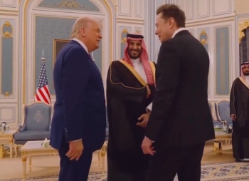 حديث جانبي يجمع ولي العهد والرئيس الأمريكي إيلون ماسك-الإخبارية