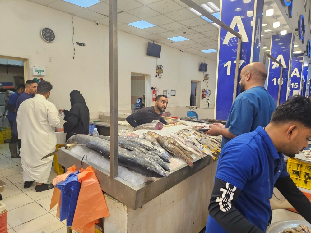 تباين سعر الدواجن في السعودية.. وارتفاع «الأسماك» خلال شهر