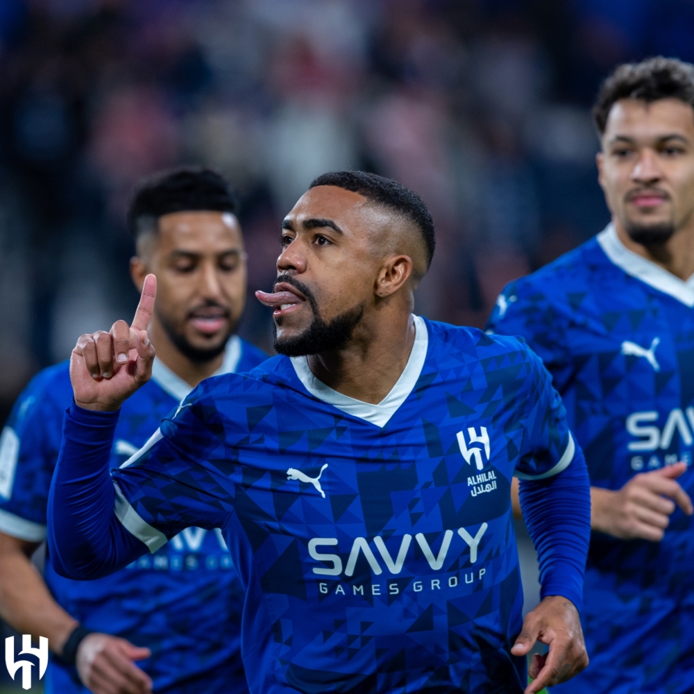 مدرب مالكوم يثير الجدل بشأن إمكانية انتقاله إلى النصر ـ عاجل
