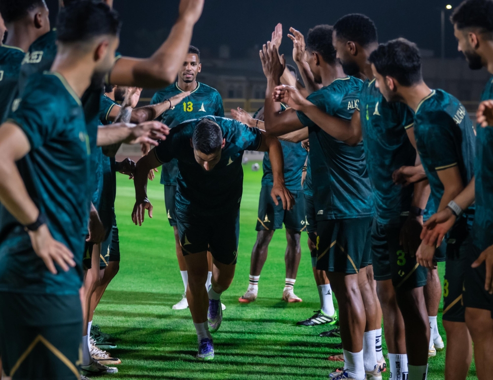 اليوناني جورجيوس ماسوراس ينتظم بتدريبات الخليج