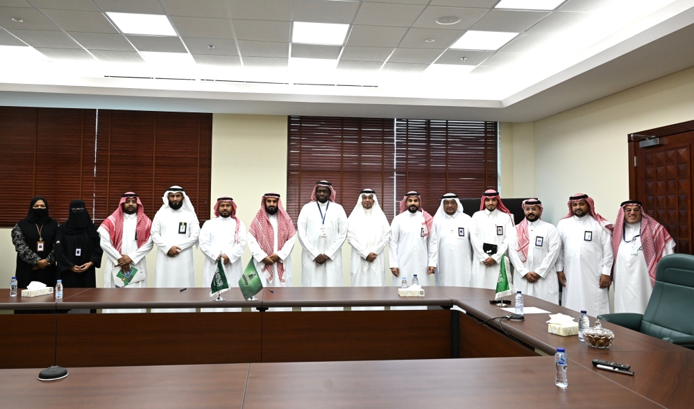 برامج تعليمية ودراسات نوعية لدعم استقرار الأسر في جدة