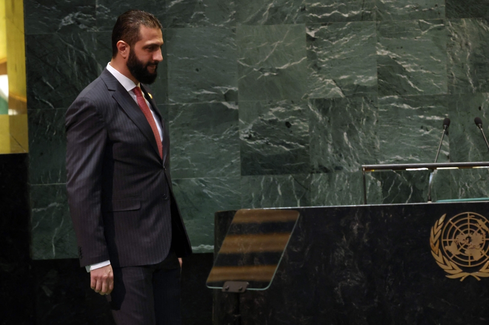 الرئيس السوري يطالب برفع العقوبات عن بلاده بشكل كامل