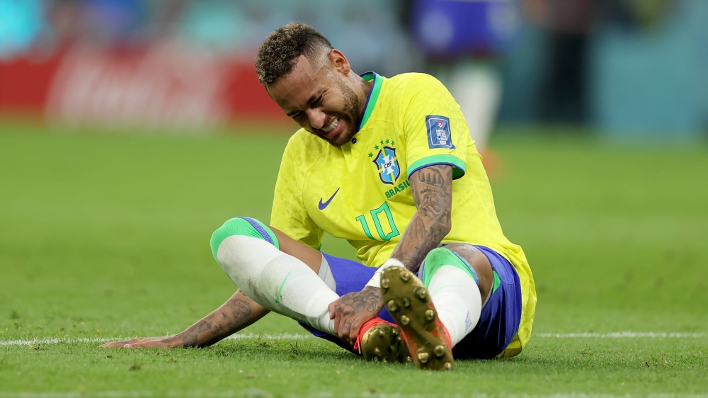 استدعاء بينتو حارس النصر إلى قائمة منتخب البرازيل .. وغياب نيمار 