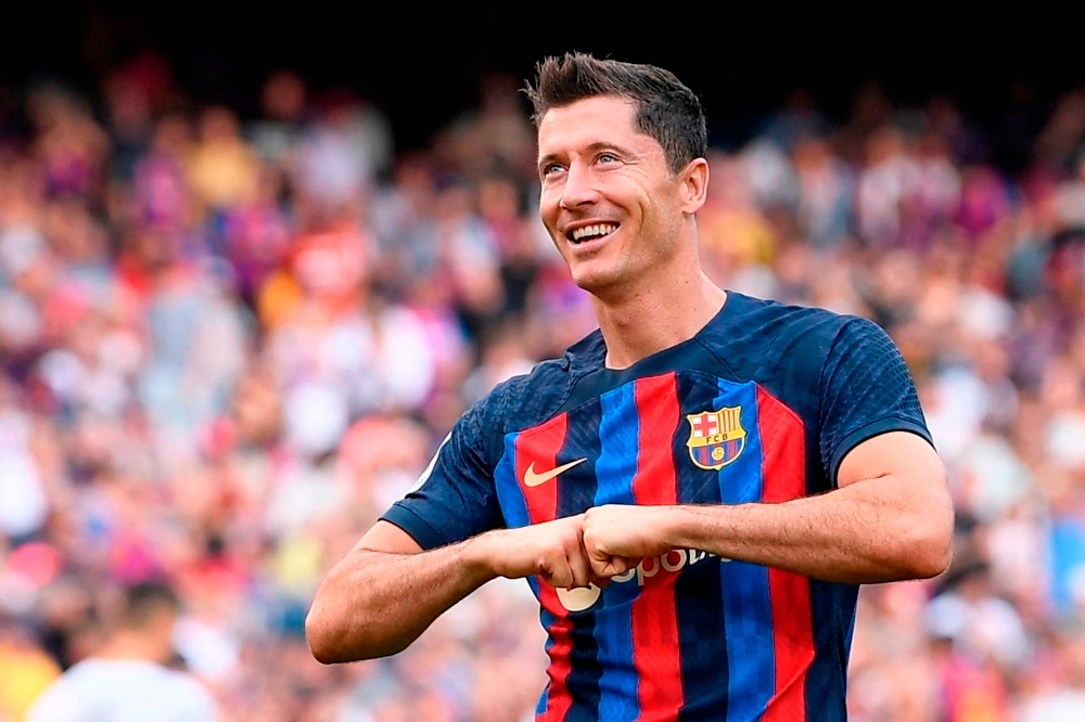 ليفاندوفيسكي يرفض تمديد تعاقده مع برشلونة