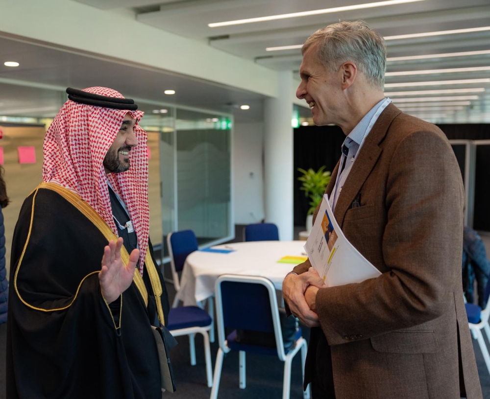 الفيصل يلتقي رئيس الأولمبية الدولية 