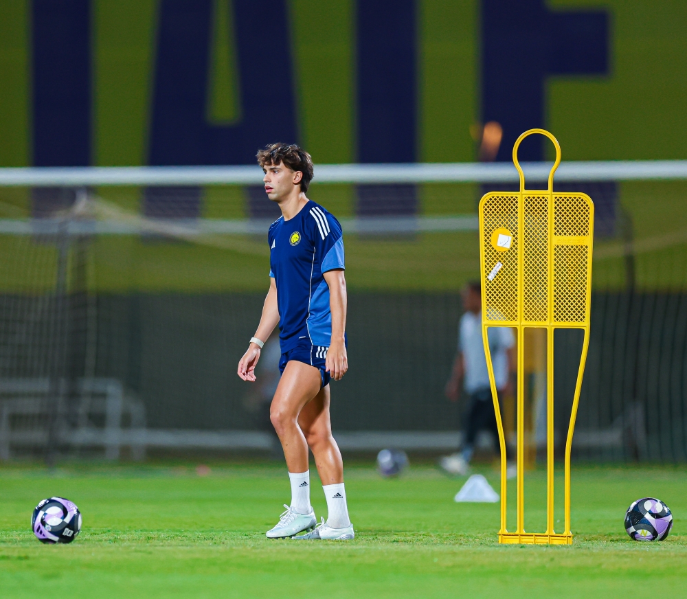 ماذا قدم نيوم والنصر في دوري روشن 25/26؟