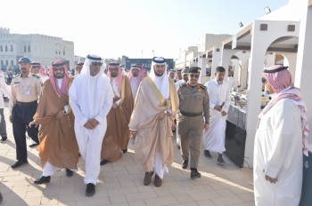محافظ القطيف يفتتح مهرجان روبيان الشرقية 2025 - اليوم 