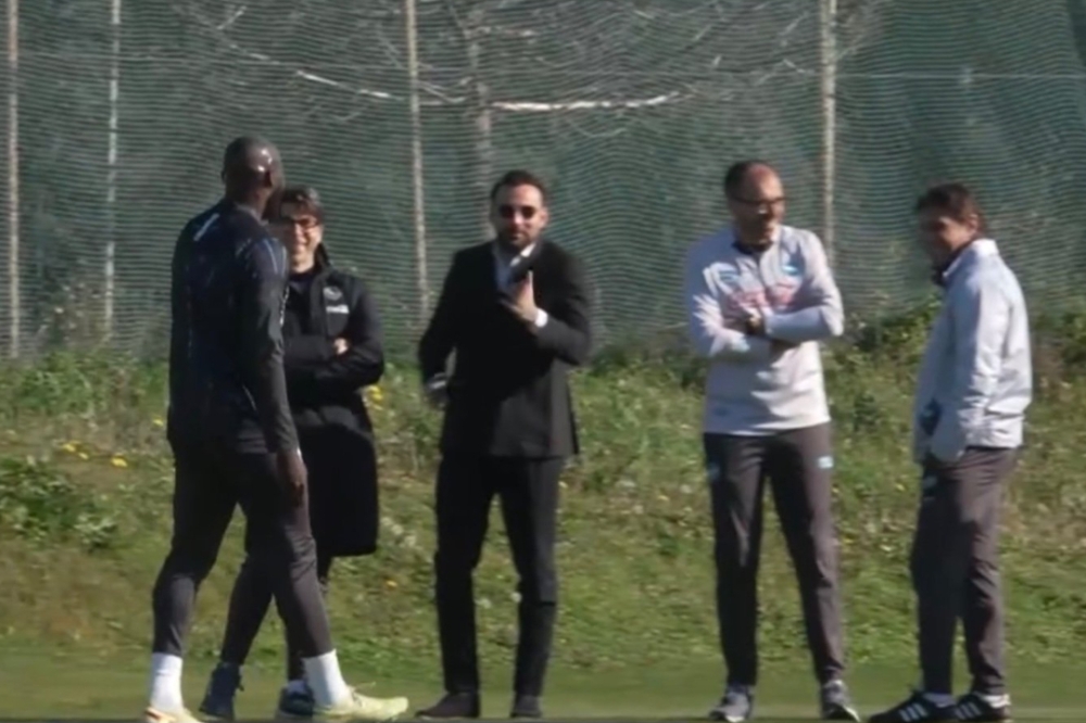 بعد غياب طويل.. لوكاكو يعود إلى تدريبات نابولي