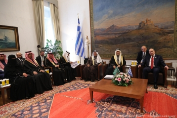 التقى نائب رئيس مجلس الشورى الدكتور مشعل بن فهم السُّلمي، بالنائب الأول لرئيس البرلمان الهيليني ايونانسيس بلاكيوتاكيس

