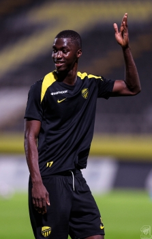محمدو دومبيا لاعب الاتحاد