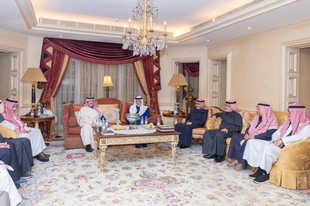 أمير الشرقية يعزّي أسرة التركي