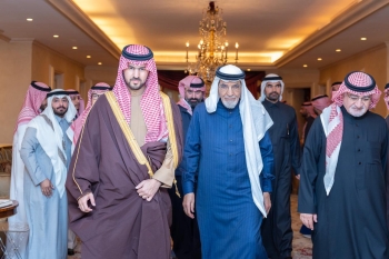 سمو نائب أمير المنطقة الشرقية يعزي أسرة التركي - اليوم 