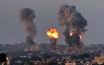 استشهاد أربعة فلسطينيين في قصف الاحتلال خيام النازحين جنوب غزة - وفا