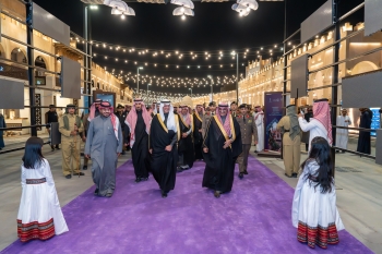 محافظ الأحساء يفتتح «ليالي القيصرية» لإحياء 200 عام من التاريخ
