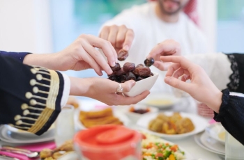 كيف تختار وجبة إفطار صحية تكسر الصيام وتمنحك الطاقة لليوم التالي؟