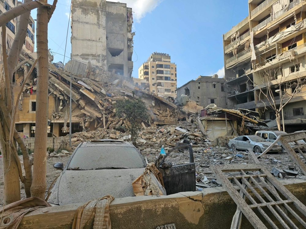 300 قتيل في غارات الاحتلال على لبنان