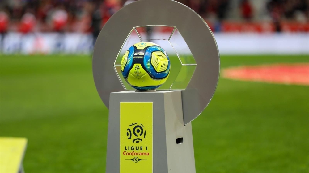 إقالة جديدة في الدوري الفرنسي والإطاحة بمدرب عربي