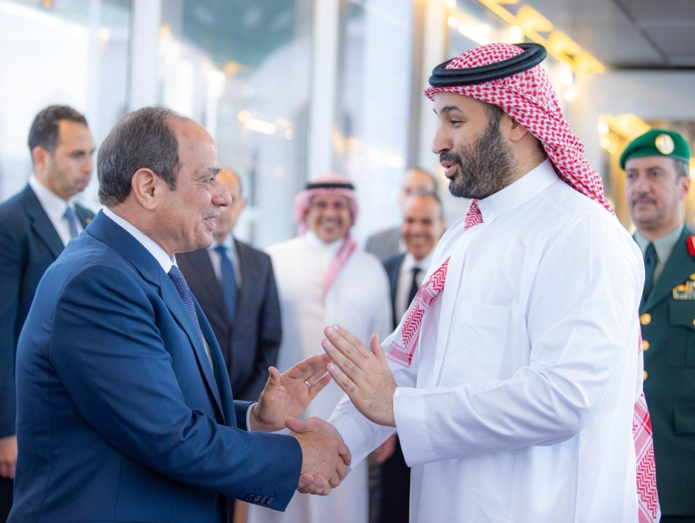 الرئيس المصري يغادر جدة وسمو ولي العهد في مقدمة مودعيه