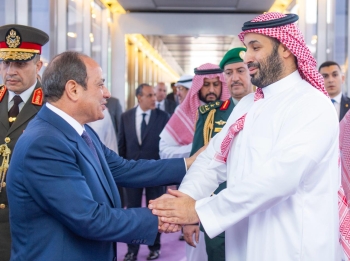 الرئيس المصري يغادر جدة وسمو ولي العهد في مقدمة مودعيه