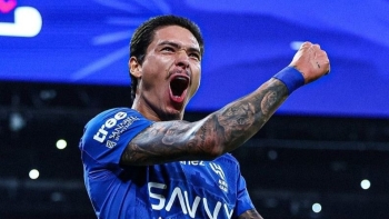 الهلال يفتح الباب أمام رحيل داروين نونيز مقابل عرض مالي مغرٍ
