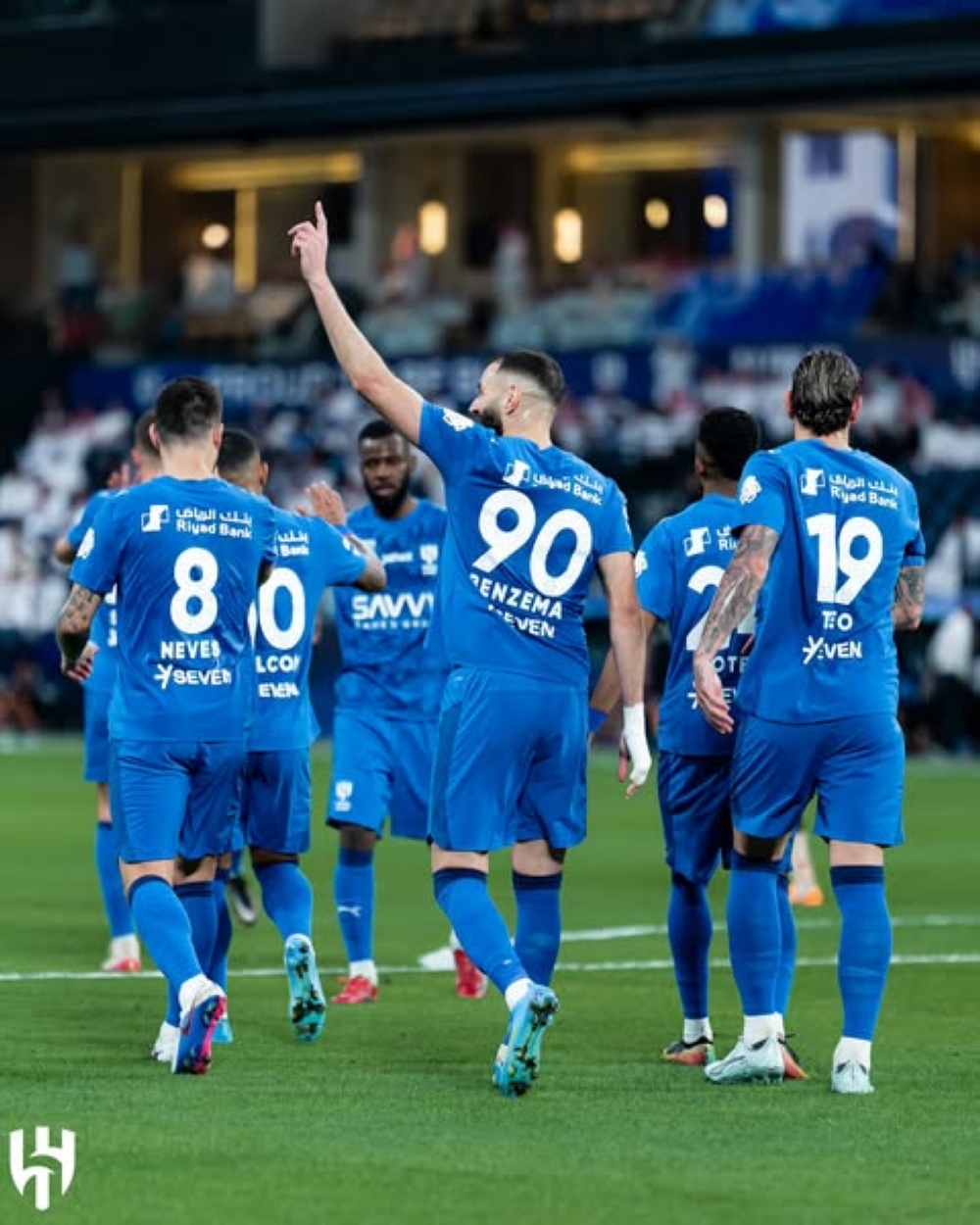 عاجل.. طرد عضو جهاز الهلال في مباراة السد القطري