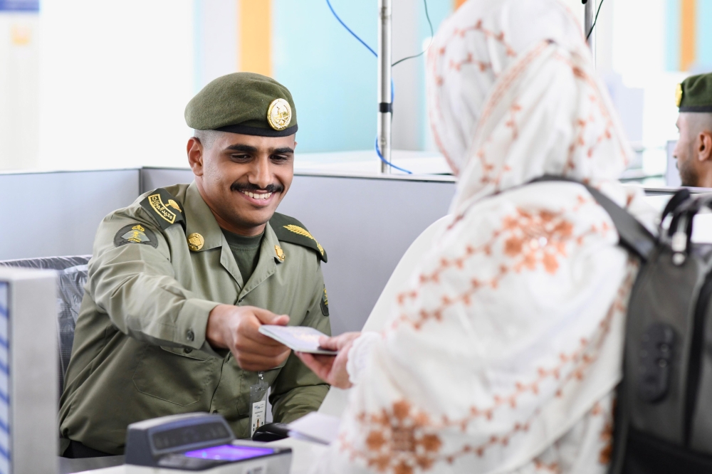 بجميع منافذ المملكة.. الجوازات تكثف جهودها لاستقبال الحجاج