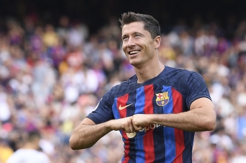 ليفاندوفسكي يقترب من وداع برشلونة.. ويختار الدوري السعودي