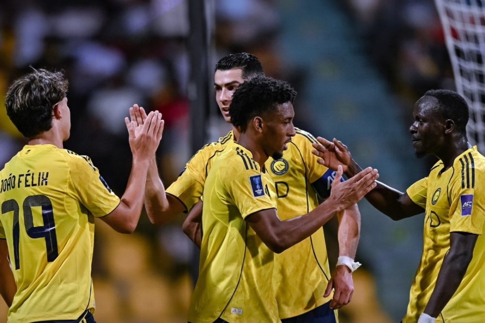 جيسوس يجري تغييرات على تشكيل النصر أمام ضمك 