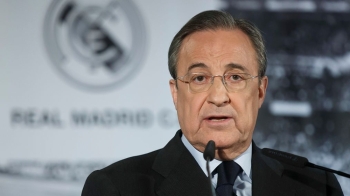 بيريز رئيس ريال مدريد يتعهد بضم مورينيو وكوناتيه.. ومنافسه بضم هالاند ورودري
