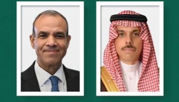وزير الخارجية ونظيره المصري يبحثان مستجدات الأوضاع واستمرار التنسيق - الخارجية
