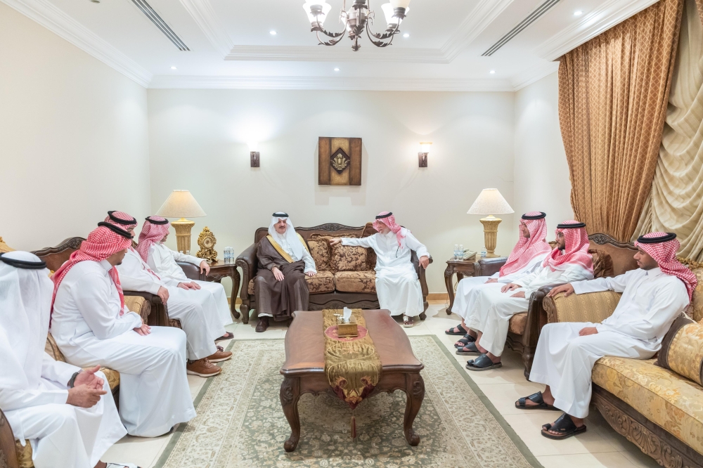 أمير الشرقية يقدم التعازي لأسرة الرتوعي - اليوم